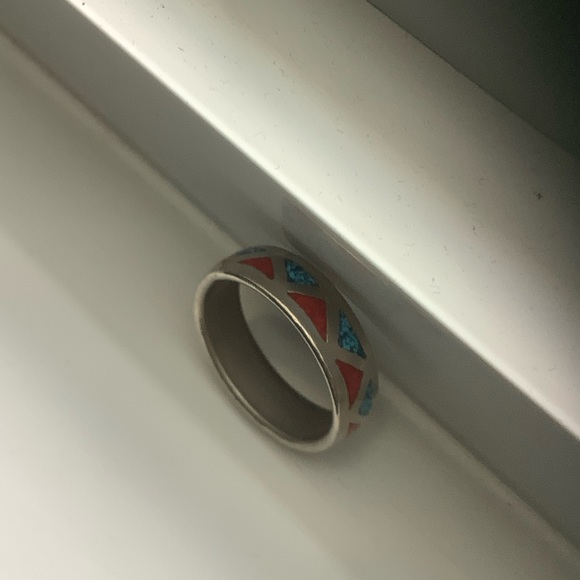 Stylish Silver Ring with Red and Blue Triangles - Picture 3 of 3